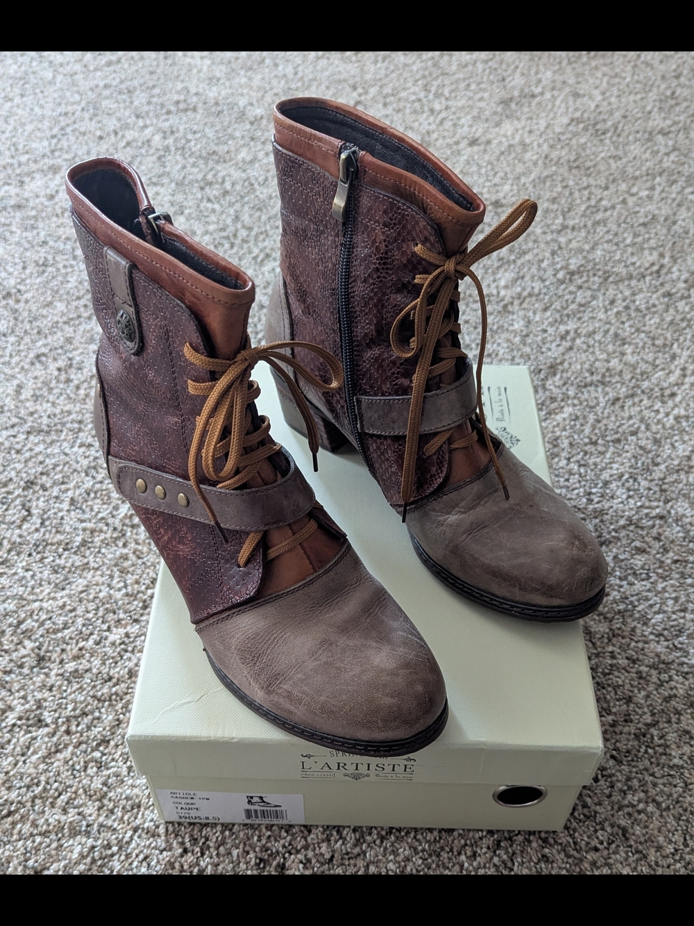 Women's L'Artiste Cashew TPM Lace Up Booties. Taupe In Size 39 8 1/2.